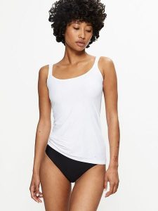 Triumph Top w kolorze białym rozmiar: 44-50. Białe topy Triumph, bez wzorów, bez kołnierzyka, bez ramiączek. Za 61,46 zł.