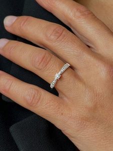 OR Carats Złoty pierścionek z diamentami rozmiar: 58. Szare pierścionki OR Carats, z diamentem, złote. Za 1 913,99 zł.