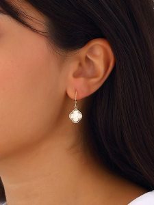 Nakkash Pozłacane kolczyki rozmiar: onesize. Żółte kolczyki Nakkash, pozłacane. Za 43,78 zł.