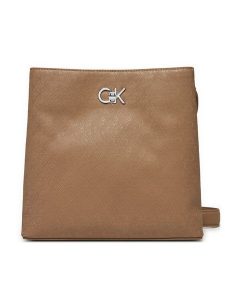 Calvin Klein Torebka Ck Convertible Bucket Bag_Mono K60K613137 Brązowy. Brązowe listonoszki Calvin Klein, bez wzorów, ze skóry, bez dodatków. Za 329,99 zł.