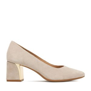 Czółenka Lasocki. Brązowe czółenka Lasocki, bez wzorów, bez obcasa, bez zapięcia. Za 229,99 zł.