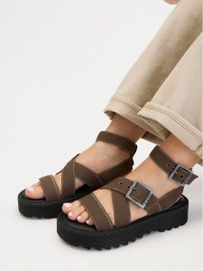 G-Star Raw Sandały CEO-WI16-AVA-03 Zielony. Zielone sandały G-Star, bez wzorów, z nubiku, bez obcasa, na płaskiej podeszwie, bez zapięcia. Za 269,99 zł.