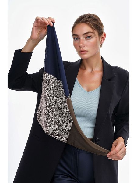 Lucky Bees Chusta w kolorze brązowo-granatowo-kremowym - 53 x 53 cm rozmiar: onesize. Brązowe apaszki i chusty Lucky Bees, bez wzorów, z materiału. Za 82,83 zł.