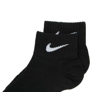 Skarpetki treningowe Nike Everyday Lightweight Ankle 3 pack do kostki. Czarne skarpetki Nike, bez wzorów, z bawełny. Za 63,99 zł.