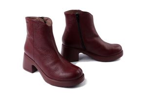 WONDERS E-7125 vino, botki damskie. Czerwone botki Wonders, bez wzorów, bez obcasa, bez zapięcia. Za 560,92 zł.