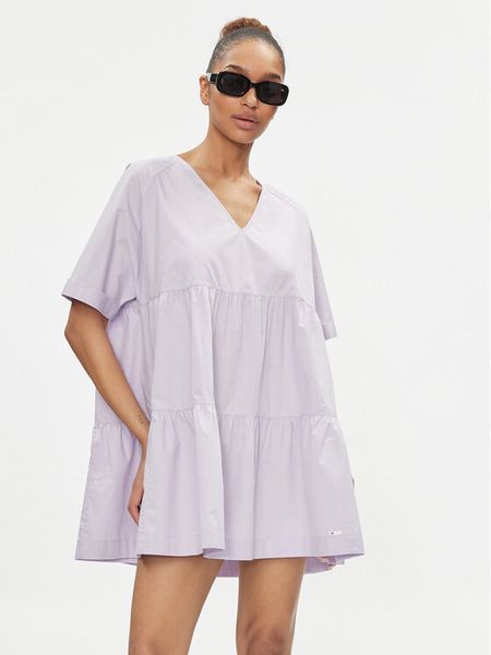 Tommy Jeans Sukienka letnia DW0DW17948 Fioletowy Relaxed Fit. Fioletowe kombinezony Tommy Jeans, na lato, m, bez wzorów, z bawełny, bez kołnierzyka, bez ramiączek. Za 519,99 zł.