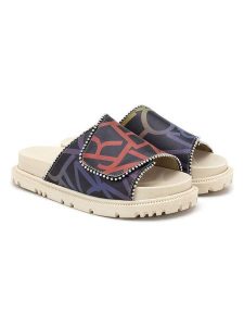 Goby Skórzane klapki w kolorze czarno-beżowym ze wzorem rozmiar: 38. Brązowe klapki Goby, z aplikacjami, z otwartym noskiem, bez obcasa. Za 152,99 zł.