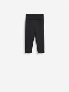 Legginsy capri - czarny. Czarne legginsy Reserved, bez wzorów, z dzianiny. Za 69,99 zł.