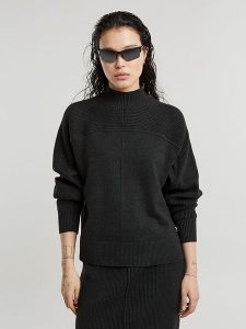 G-Star Sweter w kolorze antracytowym rozmiar: M. Czarne swetry oversize G-Star, m, bez wzorów, z kaszmiru, bez ramiączek. Za 221,88 zł.