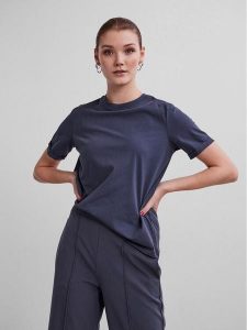 Pieces T-Shirt Ria 17086970 Granatowy Regular Fit. Niebieskie t-shirty Pieces, xxs, bez wzorów, z bawełny, bez kołnierzyka, bez ramiączek. Za 49,99 zł.