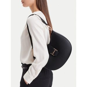 Torebka GINO ROSSI. Czarne torebki klasyczne Gino Rossi, bez wzorów, bez dodatków. Za 229,99 zł.
