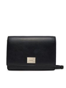 Calvin Klein Torebka Hardware Flap Crossbody K60K612967 Czarny. Czarne listonoszki Calvin Klein, bez wzorów, ze skóry, bez dodatków. Za 239,99 zł.