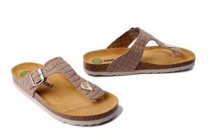 DR. BRINKMANN 700687-21 mittelbraun, klapki japonki damskie. Brązowe klapki Dr. Brinkmann, bez wzorów, ze skóry, bez obcasa. Za 264,90 zł.