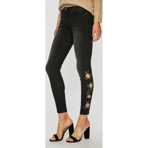 Only - Jeansy Kendell. Jeansy marki ONLY. W wyprzedaży za 139,90 zł.