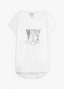 Lekki długi T-shirt z czystej bawełny organicznej. Białe t-shirty bonprix, bez wzorów, z bawełny, bez kołnierzyka, bez ramiączek. Za 19,99 zł.