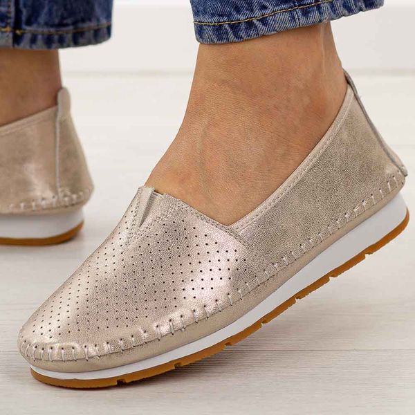 Złote skórzane półbuty damskie S.Barski 7049. Żółte półbuty S.BARSKI, na jesień, w ażurowe wzory, z jeansu, bez obcasa, na płaskiej podeszwie, bez zapięcia. Za 229,00 zł.