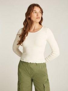TOMMY JEANS Koszulka w kolorze kremowym rozmiar: S. Brązowe bluzki Tommy Jeans, s, bez wzorów, z jeansu, bez kołnierzyka, bez ramiączek. Za 109,78 zł.