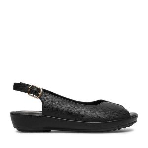 Sandały Go Soft. Czarne sandały Go Soft, bez wzorów, bez obcasa, na płaskiej podeszwie, bez zapięcia. Za 119,99 zł.