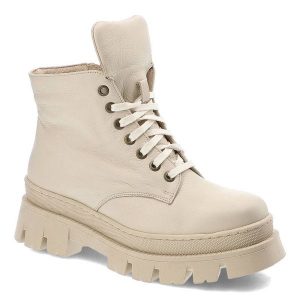 Beżowe Botki Blu Skórzane Ocieplane Buty Damskie. Brązowe botki Blu, na jesień, bez wzorów, ze skóry, bez obcasa, na płaskiej podeszwie, bez zapięcia. Za 379,00 zł.