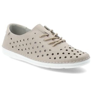 Półbuty damskie S.Barski, cholewka ze skóry naturalnej gładkiej z perforacją na całej powierzchni klasyczne sznurowanie zaokrąglony nosek niski faso. Brązowe półbuty S.BARSKI, bez wzorów, ze skóry, bez obcasa, bez zapięcia. Za 189,00 zł.