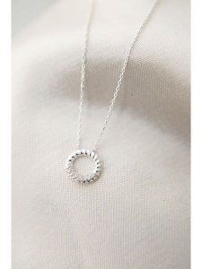 Lodie Silver Srebrny naszyjnik z elementem ozdobnym - dł. 43 cm rozmiar: onesize. Szare naszyjniki Lodie Silver, z cyrkonią, srebrne. Za 41,45 zł.