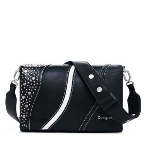 Torebka Desigual. Czarne torebki klasyczne Desigual, bez wzorów, bez dodatków. Za 259,99 zł.