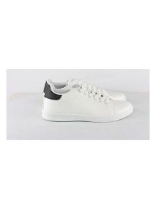 C'M Sneakersy w kolorze biało-czarnym rozmiar: 39. Białe trampki C'M, bez wzorów, z materiału, bez zapięcia. Za 86,99 zł.