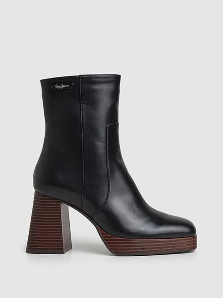 Pepe Jeans FOOTWEAR Botki "Abba Wood" w kolorze czarnym rozmiar: 40. Czarne botki Pepe Jeans FOOTWEAR, bez wzorów, z jeansu, bez obcasa, bez zapięcia. Za 206,42 zł.