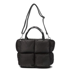 Czarna Torebka Big Star Stylowa Puchowa Shopperka Damska. Czarne shopper bag Big Star, bez wzorów, z puchu, na ramię, pikowane, bez dodatków. Za 199,00 zł.