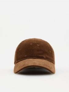 Czapka z wiązaniem - brązowy. Brązowe czapki Reserved, bez wzorów. Za 59,99 zł.