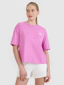 4F T-shirt regular z nadrukiem damski - różowy XS. Czerwone t-shirty 4f, uniwersalny, bez wzorów, z bawełny, bez kołnierzyka, bez ramiączek. W wyprzedaży za 39,99 zł.