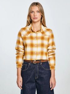 Koszula damska flanelowa w kratę żółto-brązowa Dreni 201. Żółte koszule Big Star, l, bez wzorów, z tkaniny, bez kołnierzyka, bez ramiączek. Za 229,99 zł.