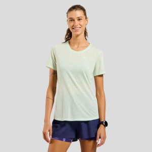 Koszulka damska Odlo ESSENTIAL LINENCOOL T-shirt crew neck s/s. Zielone bluzki ODLO, s, bez wzorów, sportowe, bez kołnierzyka, bez ramiączek. Za 269,99 zł.