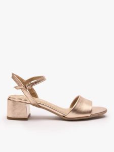 Platynowe sandały na słupku. Brązowe sandały Ryłko, bez wzorów, ze skóry, z okrągłym noskiem, bez obcasa, na obcasie, bez zapięcia. Za 379,99 zł.