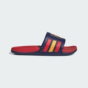 Klapki Adilette Comfort 2.0 Hiszpania. Czerwone klapki ADIDAS, bez wzorów, bez obcasa. Za 219,00 zł.