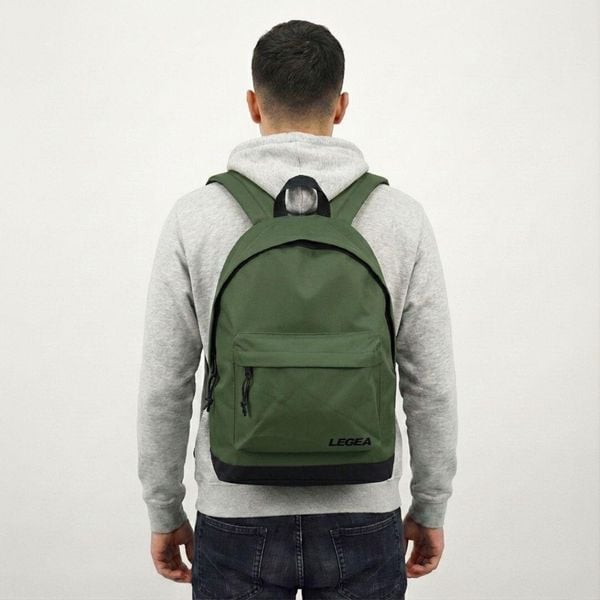 Plecak sportowy PALERMO zielony militarny 31 x 40 x 12 cm. Zielone plecaki LEGEA. Za 50,90 zł.