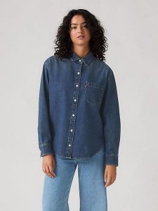 Levi's Koszula dżinsowa "Harlie Boyfriend" w kolorze niebieskim rozmiar: S. Niebieskie koszule Levi's®, s, bez wzorów, z bawełny, bez kołnierzyka, bez ramiączek. Za 172,89 zł.
