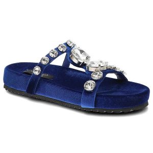 Klapki damskie Scaviola, zamszowa cholewka szerokie paski zdobione biżuteryjnymi kryształami komfortowa płaska podeszwa, blue, S-36. Niebieskie klapki Sca'viola, z aplikacjami, z zamszu, bez obcasa, na płaskiej podeszwie. Za 329,00 zł.
