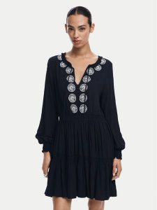 Desigual Sukienka codzienna Jacksonville 24WWVW64 Czarny Regular Fit. Czarne kombinezony Desigual, s, bez wzorów, z wiskozy, bez kołnierzyka, bez ramiączek. Za 189,99 zł.