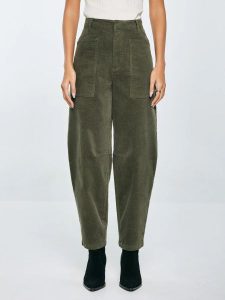 Spodnie damskie sztruks 7/8 z kieszeniami khaki Nadine 303. Zielone spodnie z wysokim stanem Big Star, bez wzorów, z denimu, z podwyższonym stanem. Za 239,99 zł.