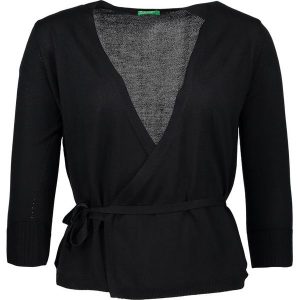 Kardigan w kolorze czarnym. Kardigany marki Benetton. W wyprzedaży za 64,95 zł.