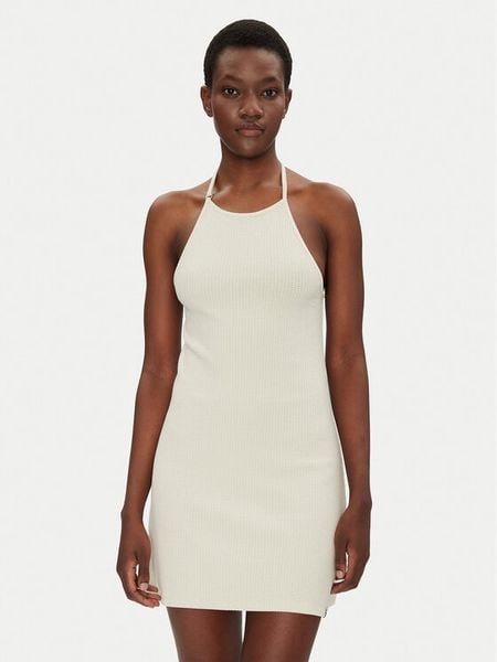 Calvin Klein Jeans Sukienka codzienna J20J225286 Beżowy Slim Fit. Brązowe kombinezony Calvin Klein Jeans, na co dzień, m, bez wzorów, z bawełny, bez kołnierzyka, bez ramiączek, proste. Za 199,99 zł.