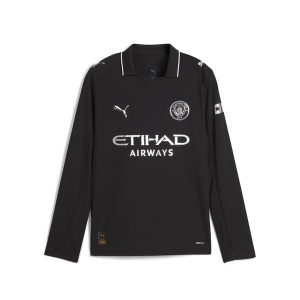 Młodzieżowa koszulka wyjazdowa z długim rękawem Manchester City 25/26 PUMA Black. Czarna bluzki Puma, m, bez wzorów, młodzieżowe, bez kołnierzyka, bez ramiączek. Za 379,00 zł.