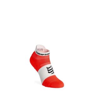 Skarpety biegowe Compressport Pro Racing Socks v4.0 Run Low. Czerwone skarpetki Compressport, bez wzorów. Za 83,99 zł.