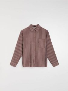 Koszula oversize w pionowe paski, z wiskozą - wielobarwny. Koszule Sinsay, l, bez wzorów, z wiskozy, bez kołnierzyka, bez ramiączek. Za 39,99 zł.