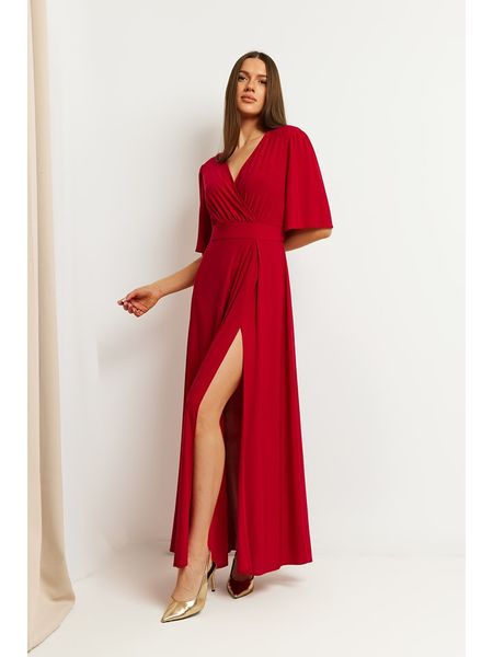 Made of emotion Sukienka w kolorze czerwonym rozmiar: M. Czerwone sukienki Made Of Emotion, na co dzień, m, bez wzorów, bez kołnierzyka, bez ramiączek, maxi, proste. Za 292,20 zł.