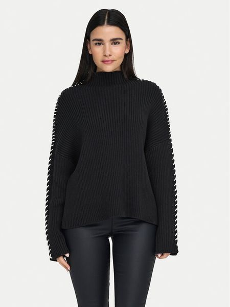 ONLY Golf Queenie 15330680 Czarny Loose Fit. Czarne golfy ONLY, bez wzorów, z bawełny. Za 169,99 zł.