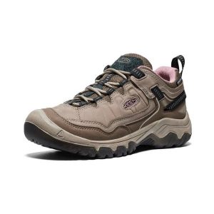 Damskie buty trekkingowe Keen Targhee IV WP. Czerwone buty trekkingowe Keen, bez zapięcia. W wyprzedaży za 612,00 zł.