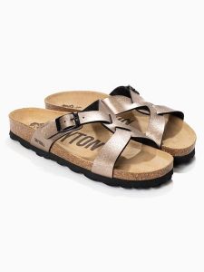 BAYTON Klapki "Sebastian" w kolorze miedzianym rozmiar: 40. Brązowe klapki Bayton, bez wzorów, z otwartym noskiem, bez obcasa. Za 210,95 zł.