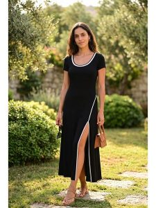 SOULSHAE Sukienka w kolorze czarnym rozmiar: 4XL/5XL. Czarne sukienki SOULSHAE, xl, bez wzorów, z wiskozy, bez kołnierzyka, bez ramiączek, maxi. Za 99,95 zł.